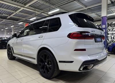 Фото BMW X7