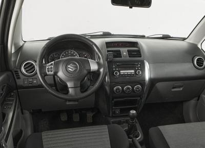 Фото Suzuki SX4