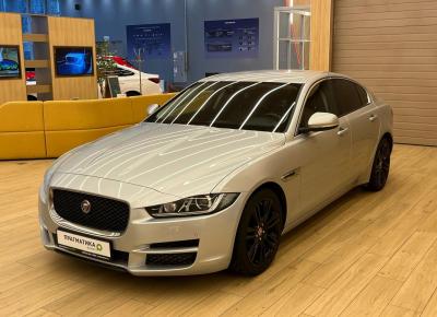 Фото Jaguar XE