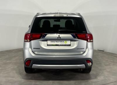 Фото Mitsubishi Outlander