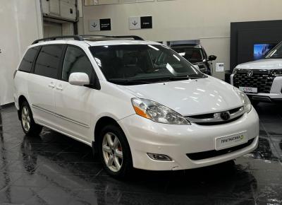 Фото Toyota Sienna