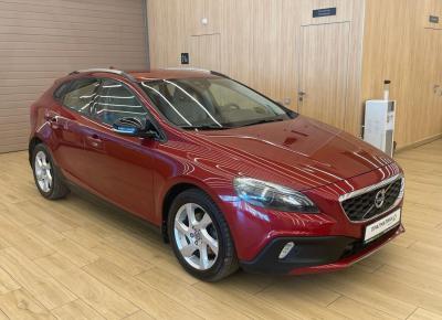 Фото Volvo V40