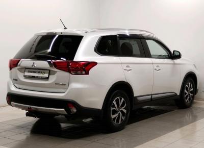 Фото Mitsubishi Outlander