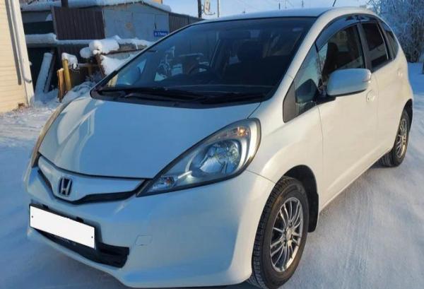 Honda Fit, 2012 год выпуска с двигателем Бензин, 925 000 RUB в г. Якутск