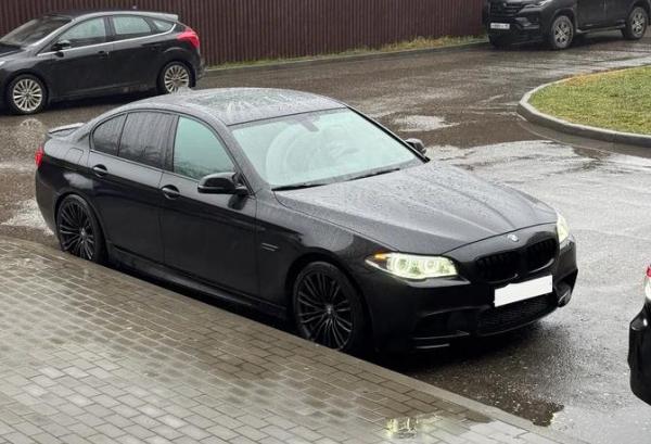 BMW 5 серия, 2013 год выпуска с двигателем Бензин, 2 790 000 RUB в г. Грозный