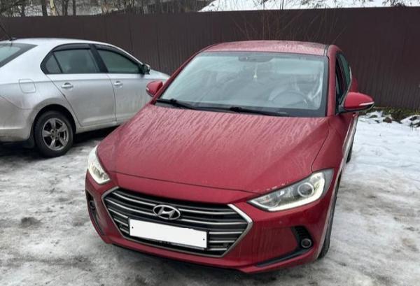 Hyundai Elantra, 2017 год выпуска с двигателем Бензин, 1 400 000 RUB в г. Смоленск