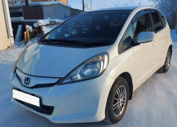 Honda Fit, 2012 год выпуска с двигателем Бензин, 925 000 RUB в г. Якутск