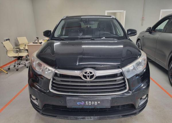 Toyota Highlander, 2014 год выпуска с двигателем Бензин, 2 600 000 RUB в г. Москва