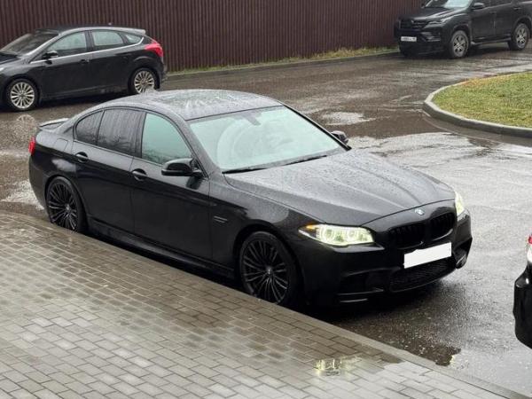 BMW 5 серия, 2013 год выпуска с двигателем Бензин, 2 790 000 RUB в г. Грозный