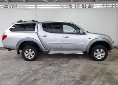 Фото Mitsubishi L200