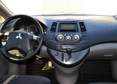 Фото Mitsubishi Grandis