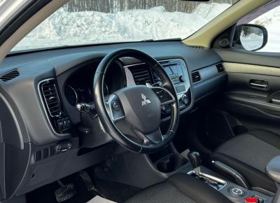 Фото Mitsubishi Outlander