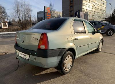 Фото Renault Logan