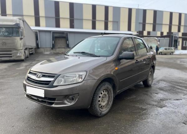 LADA (ВАЗ) Granta, 2014 год выпуска с двигателем Бензин, 420 000 RUB в г. Казань