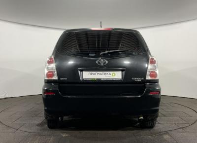 Фото Toyota Corolla Verso