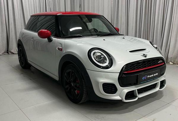 Mini Hatch, 2019 год выпуска с двигателем Бензин, 2 980 000 RUB в г. Москва