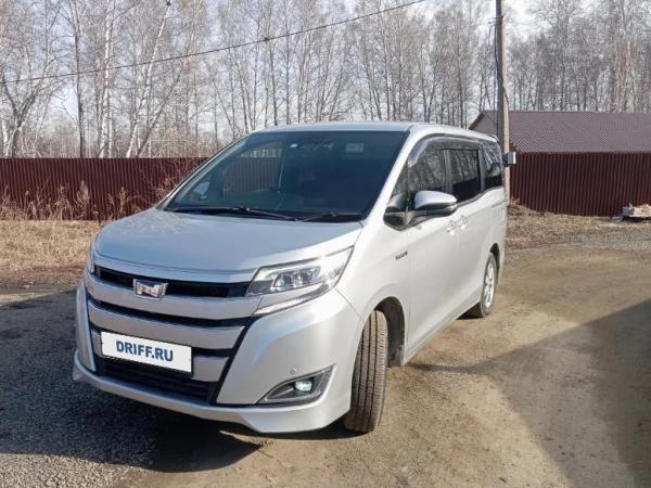 Toyota Noah, 2018 год выпуска с двигателем Гибрид, 2 450 000 RUB в г. Челябинск
