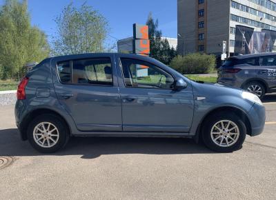 Фото Renault Sandero
