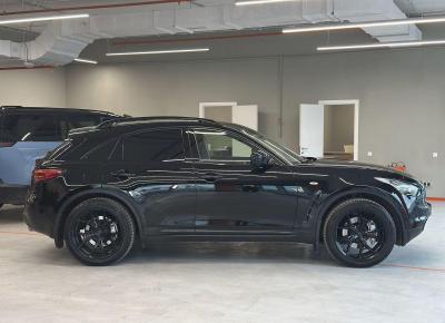 Фото Infiniti QX70