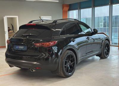 Фото Infiniti QX70
