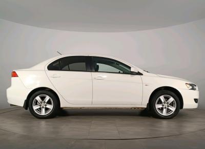 Фото Mitsubishi Lancer