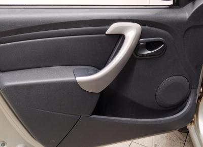Фото Renault Sandero