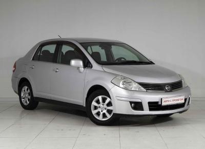 Фото Nissan Tiida