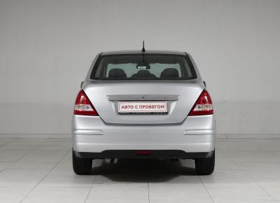 Фото Nissan Tiida