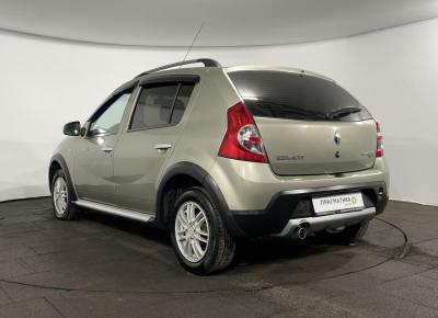 Фото Renault Sandero