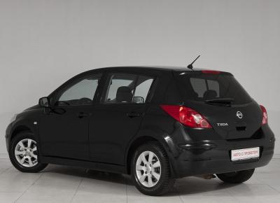 Фото Nissan Tiida