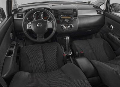 Фото Nissan Tiida