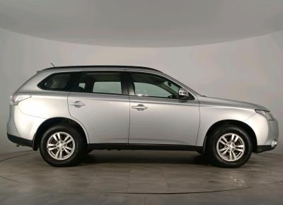 Фото Mitsubishi Outlander