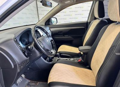 Фото Mitsubishi Outlander