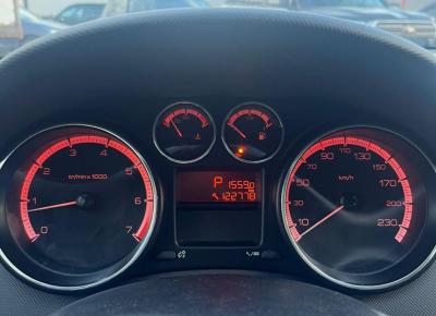 Фото Peugeot 408