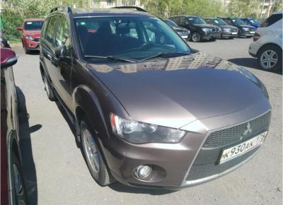 Фото Mitsubishi Outlander