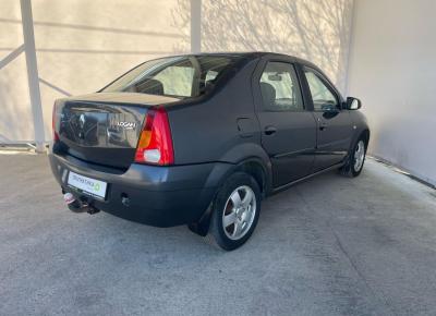 Фото Renault Logan
