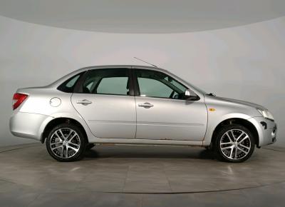 Фото LADA (ВАЗ) Granta