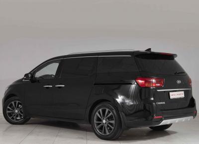 Фото Kia Carnival