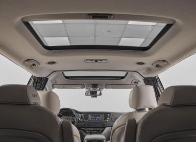 Фото Kia Carnival