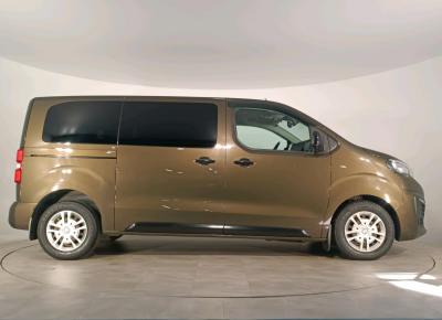 Фото Peugeot Traveller
