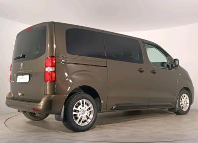 Фото Peugeot Traveller