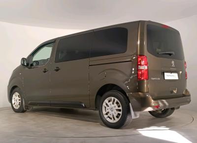 Фото Peugeot Traveller