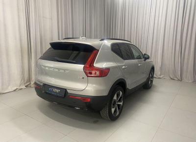 Фото Volvo XC40