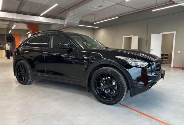 Infiniti QX70, 2016 год выпуска с двигателем Бензин, 3 800 000 RUB в г. Москва