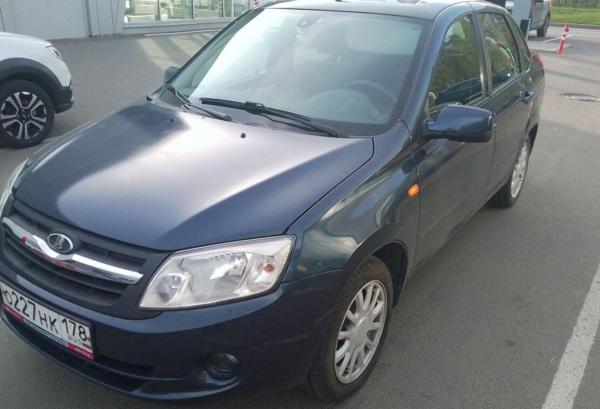 LADA (ВАЗ) Granta, 2013 год выпуска с двигателем Бензин, 500 000 RUB в г. Санкт-Петербург