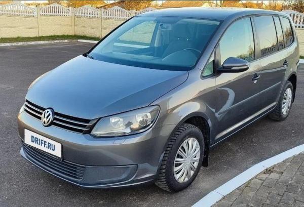 Volkswagen Touran, 2010 год выпуска с двигателем Бензин, 1 250 000 RUB в г. Санкт-Петербург