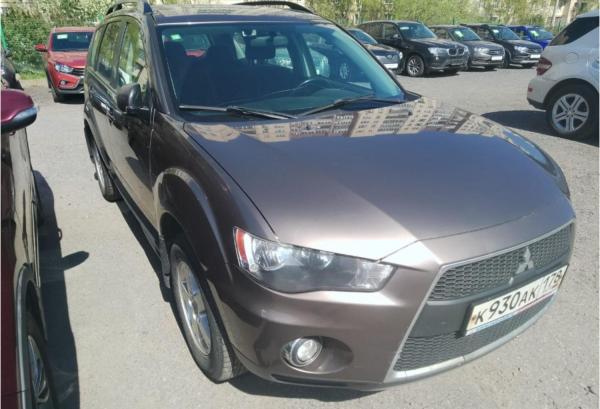 Mitsubishi Outlander, 2011 год выпуска с двигателем Бензин, 1 249 000 RUB в г. Санкт-Петербург