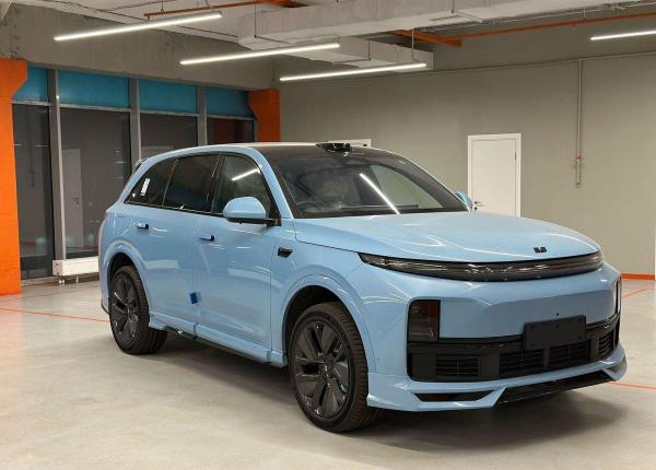 LiXiang L7, 2024 год выпуска с двигателем Гибрид, 6 400 000 RUB в г. Москва