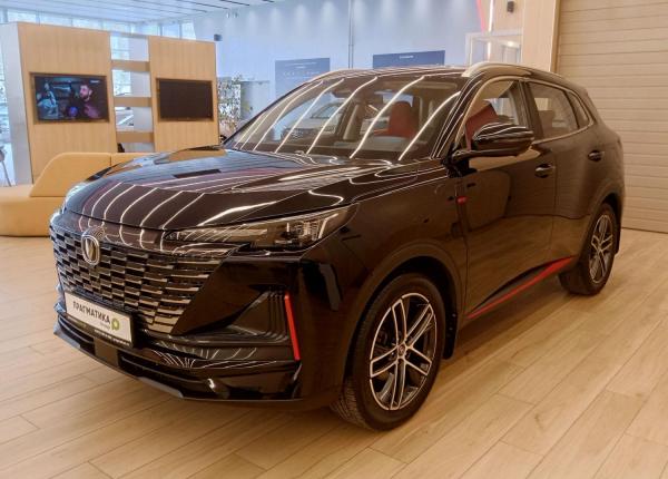 Changan , 2023 год выпуска с двигателем Бензин, 2 049 000 RUB в г. Санкт-Петербург