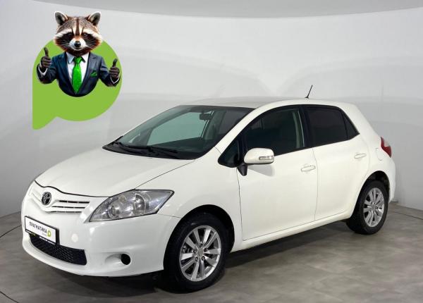 Toyota Auris, 2010 год выпуска с двигателем Бензин, 890 000 RUB в г. Санкт-Петербург